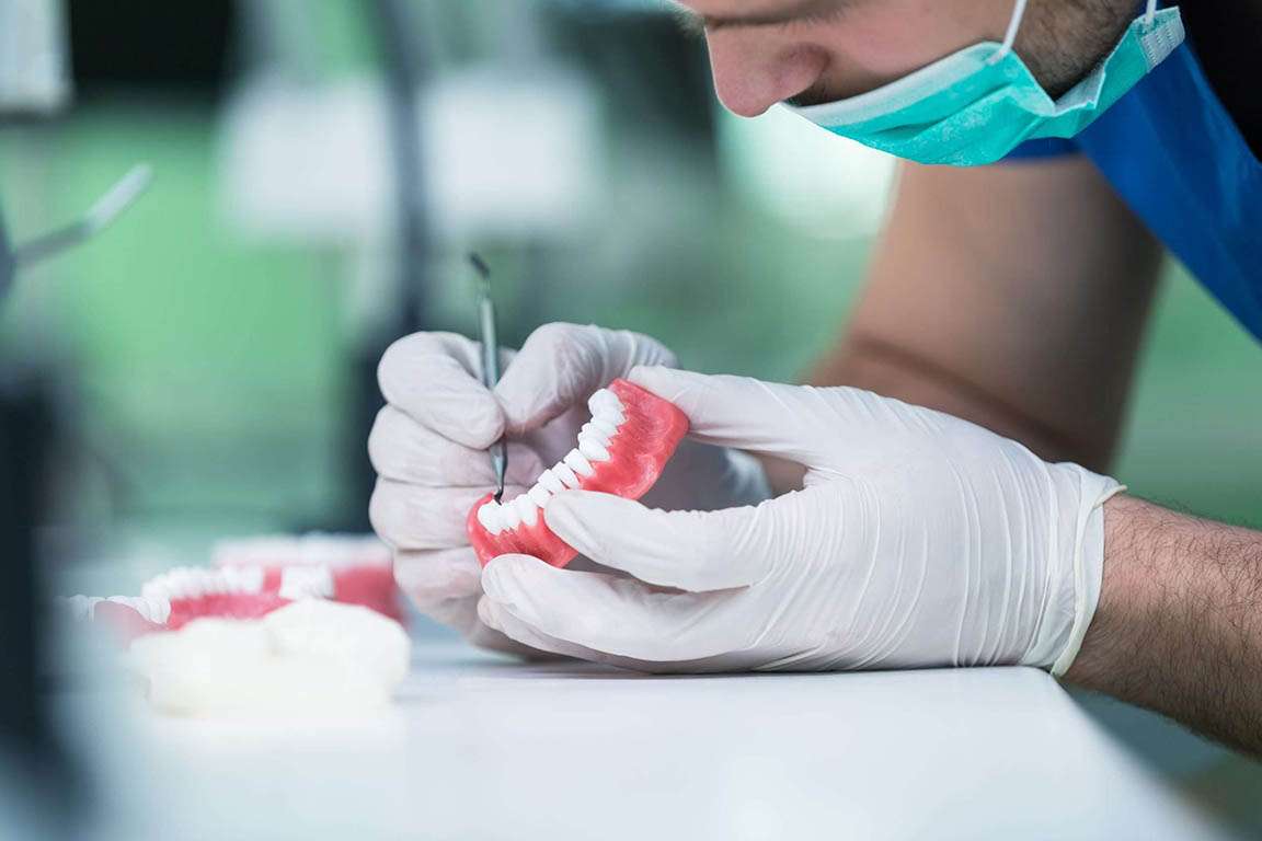 Interventi di odontoiatria protesica studio dentistico Edenta Cadelbosco di Sopra Reggio Emilia preventivo Odontoiatria protesica